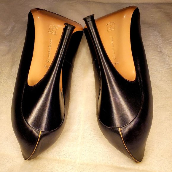 Gianvito Rossi Black Leather High-Heeled Pumps - Picture 6 of 11